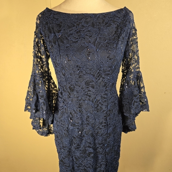 VENUS Off Shoulder Dress Bell Sleeve Blue Lace / Slip Sz 8 - Picture 2 of 9